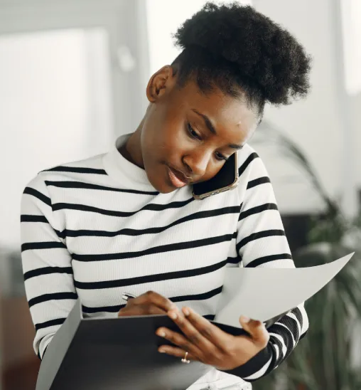 woman-with-mobile-phone-lady-with-documents (4)
